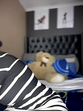 Candy-Heart online show from 10-05-25, 03:27