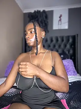 Candy-Heart online show from 10-19-25, 03:51