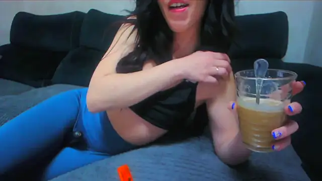 Snapshot of Daneris chatting on 01-15-26, 02:21 Daneris online show from 01-15-26, 02:21