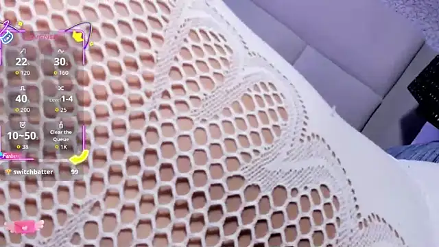 Snapshot of Summer_walkerr chatting on 09-27-25, 12:43 Summer walkerr online show from 09-27-25, 12:43