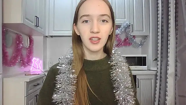 Snapshot of leslie_my_lovee chatting on 12-21-24, 08:10 leslie my lovee online show from 12-21-24, 08:10