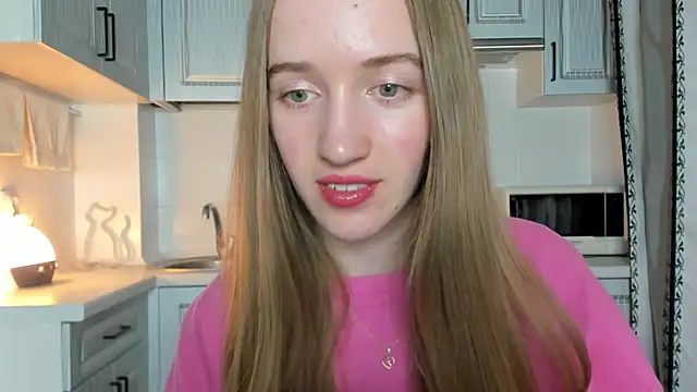 Snapshot of leslie_my_lovee chatting on 10-15-25, 09:26 leslie my lovee online show from 10-15-25, 09:26