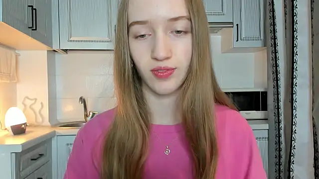 Snapshot of leslie_my_lovee chatting on 10-25-25, 02:35 leslie my lovee online show from 10-25-25, 02:35