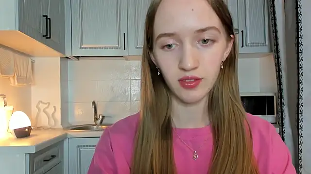 Snapshot of leslie_my_lovee chatting on 10-29-25, 08:32 leslie my lovee online show from 10-29-25, 08:32