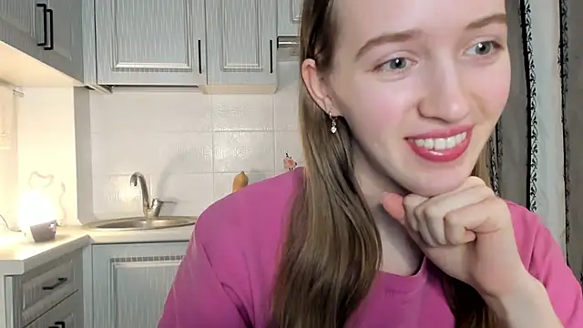 leslie my lovee online show from 12-15-25, 05:23