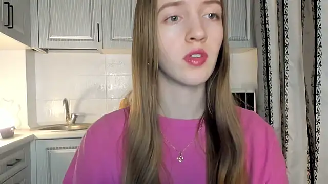 leslie my lovee online show from 12-15-25, 07:18