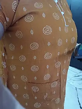 Ivy-09 online show from 04-19-26, 05:18