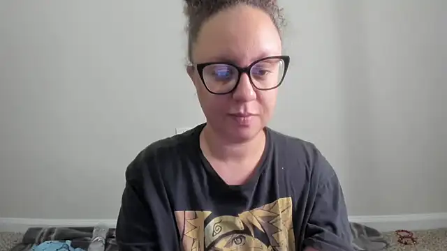 Snapshot of Paisleehaze chatting on 10-10-25, 01:26 Paisleehaze online show from 10-10-25, 01:26