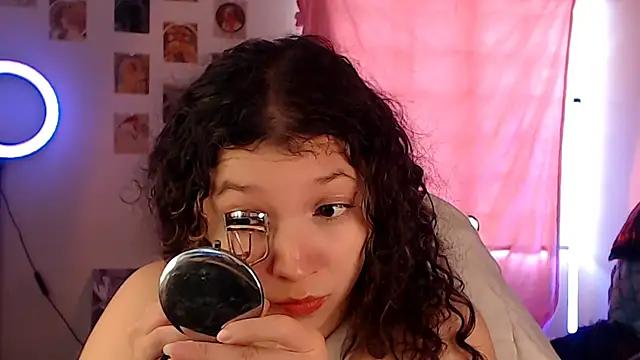 Snapshot of AllyDonfort chatting on 04-28-26, 09:53 AllyDonfort online show from 04-28-26, 09:53