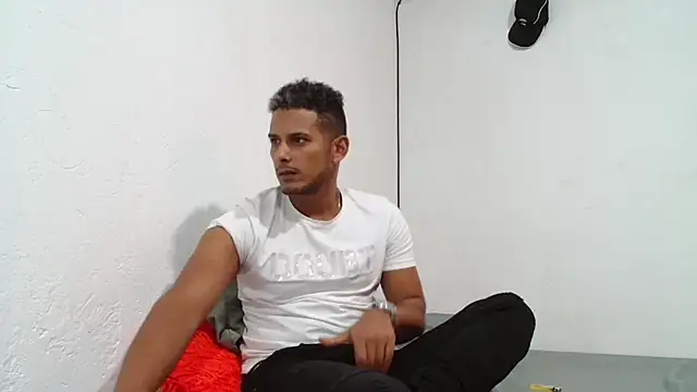 Snapshot of Chris_Dick23 chatting on 01-04-25, 12:37 Chris Dick23 online show from 01-04-25, 12:37