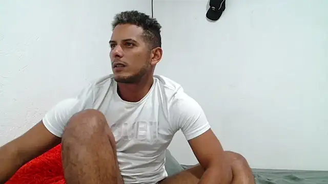 Snapshot of Chris_Dick23 chatting on 01-04-25, 06:41 Chris Dick23 online show from 01-04-25, 06:41