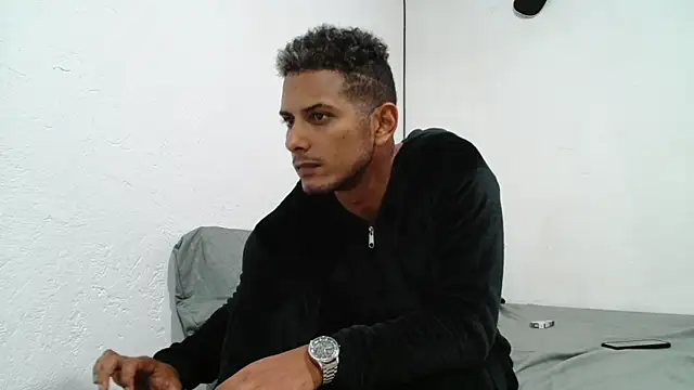 Snapshot of Chris_Dick23 chatting on 01-04-25, 09:43 Chris Dick23 online show from 01-04-25, 09:43