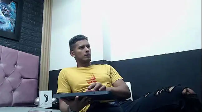 Snapshot of Chris_Dick23 chatting on 01-21-25, 04:43 Chris Dick23 online show from 01-21-25, 04:43