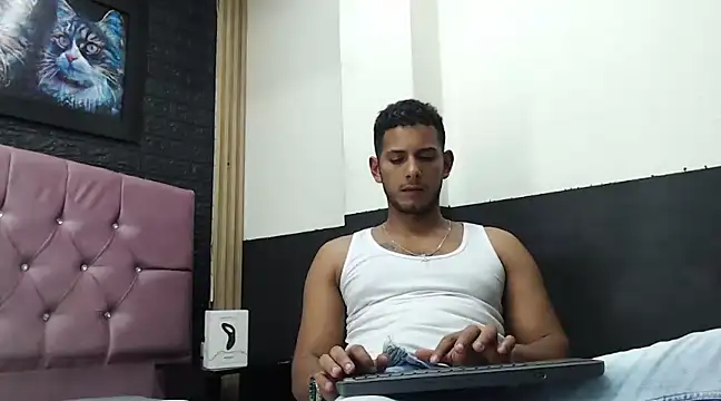 Snapshot of Chris_Dick23 chatting on 02-13-25, 04:00 Chris Dick23 online show from 02-13-25, 04:00