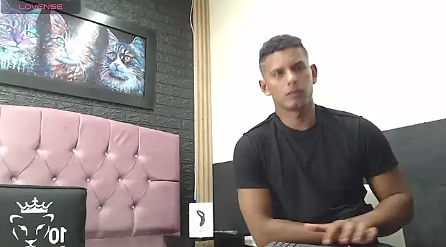 Snapshot of Chris_Dick23 chatting on 02-26-25, 07:20 Chris Dick23 online show from 02-26-25, 07:20