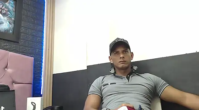 Snapshot of Chris_Dick23 chatting on 03-11-25, 03:48 Chris Dick23 online show from 03-11-25, 03:48