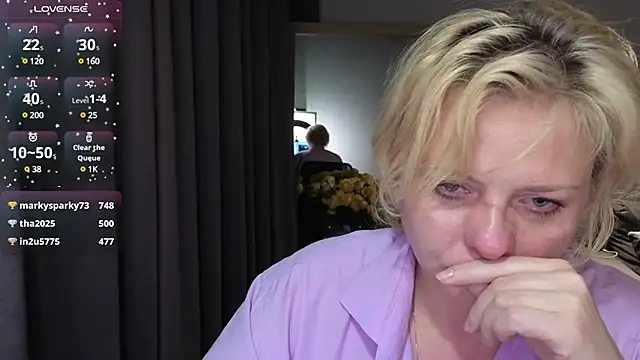 Snapshot of Gray_swann chatting on 02-24-25, 07:30 Gray swann online show from 02-24-25, 07:30