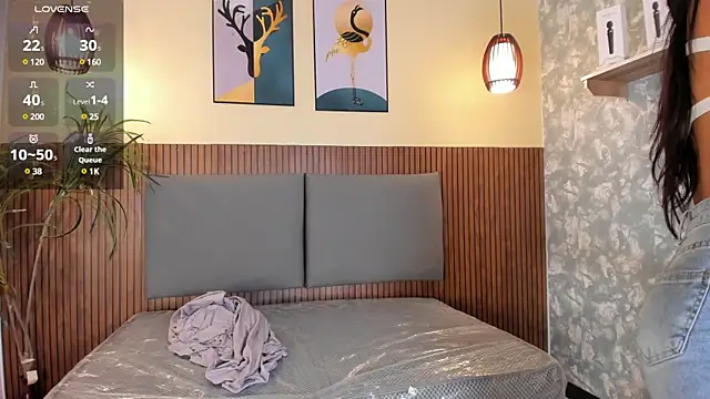 NicolleeEvanss online show from 03-18-25, 12:14