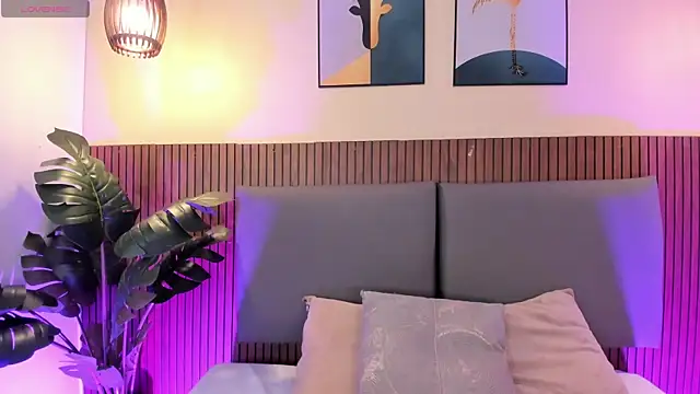 NicolleeEvanss online show from 04-14-26, 11:05