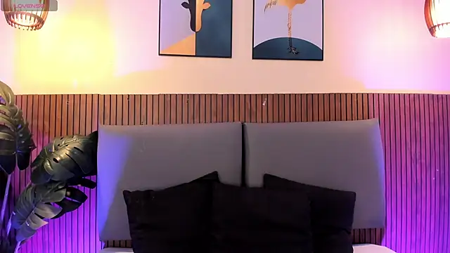 NicolleeEvanss online show from 05-08-26, 10:53