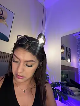 NicolleeEvanss online show from 06-29-26, 10:48