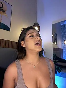 NicolleeEvanss online show from 07-20-26, 10:39