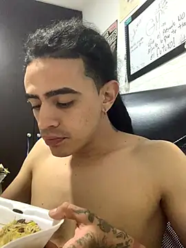 JovenDesobediente online show from 10-14-25, 04:46