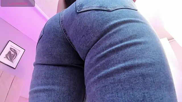 April bowie online show from 03-08-25, 11:48