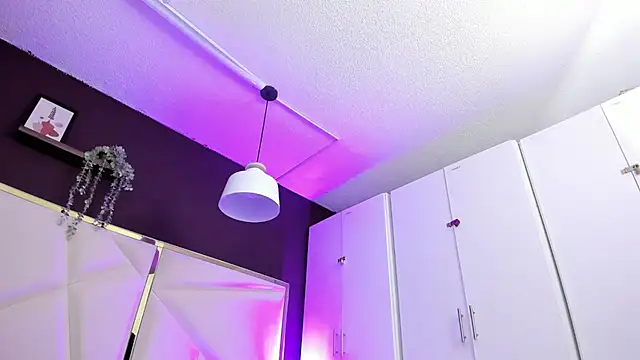 April bowie online show from 04-07-26, 11:32