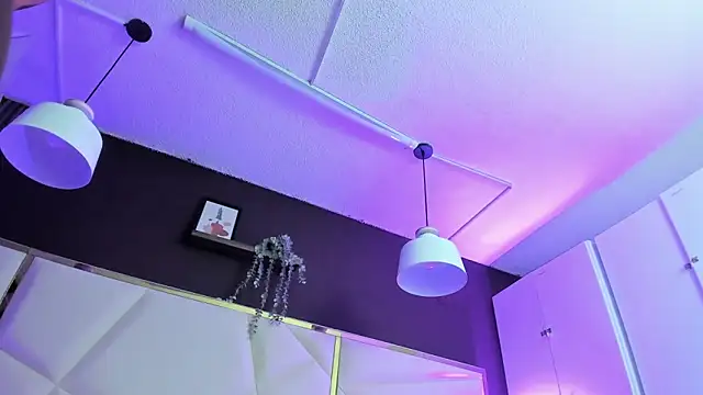 April bowie online show from 04-17-26, 11:46