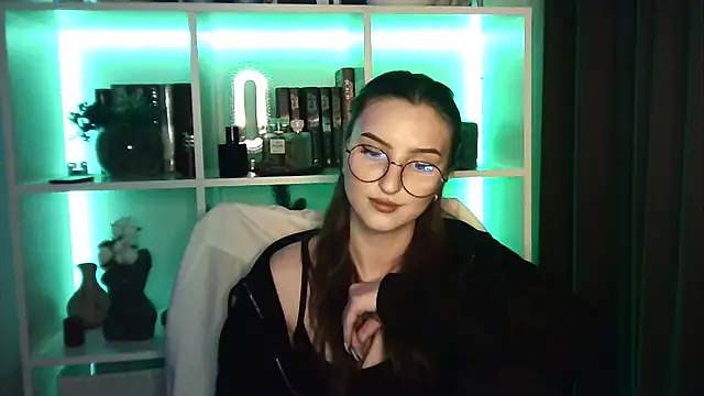 X Alisa online show from 04-18-26, 07:07