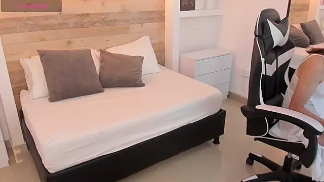 candy summer28 online show from 03-06-26, 07:32