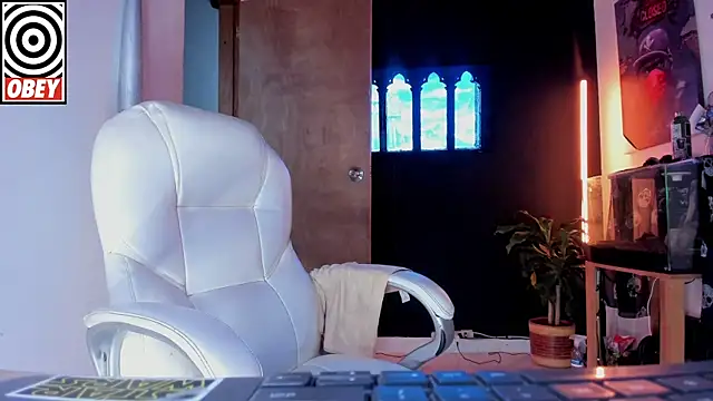 kingbear777 online show from 12-01-25, 04:06