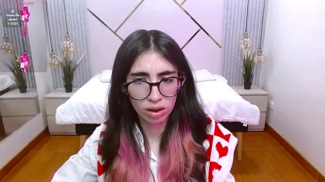 Snapshot of LenaRoses chatting on 11-07-25, 12:49 LenaRoses online show from 11-07-25, 12:49