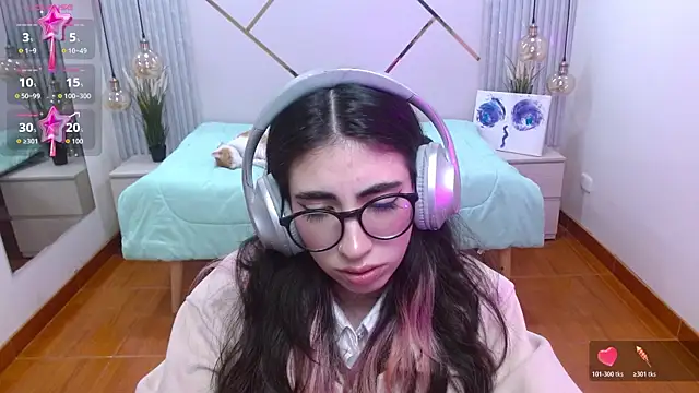 Snapshot of LenaRoses chatting on 01-10-26, 07:48 LenaRoses online show from 01-10-26, 07:48