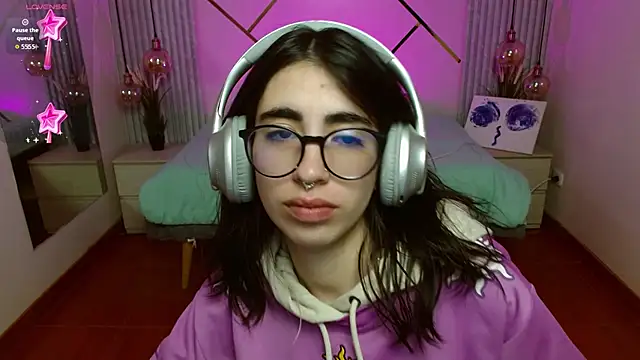 Snapshot of LenaRoses chatting on 01-31-26, 08:07 LenaRoses online show from 01-31-26, 08:07