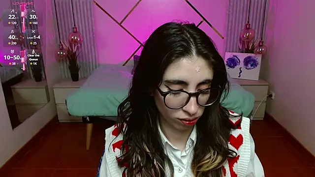 Snapshot of LenaRoses chatting on 02-06-26, 09:29 LenaRoses online show from 02-06-26, 09:29