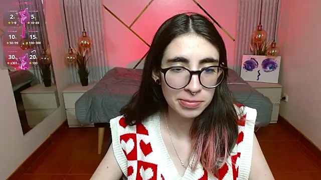 Snapshot of LenaRoses chatting on 02-25-26, 08:29 LenaRoses online show from 02-25-26, 08:29