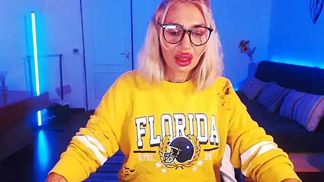 beauty chl0e online show from 12-15-24, 07:53