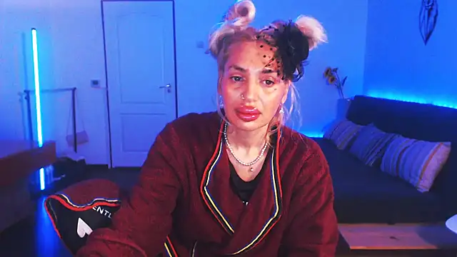 beauty chl0e online show from 12-25-24, 09:00