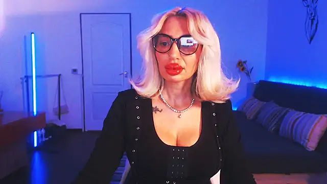 beauty chl0e online show from 12-30-24, 09:50