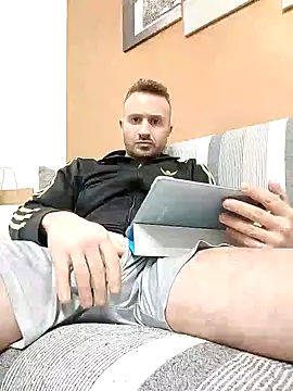 Snapshot of gilera250s chatting on 01-08-25, 08:06 gilera250s online show from 01-08-25, 08:06