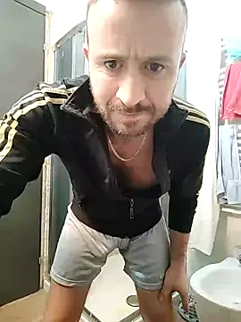 Snapshot of gilera250s chatting on 01-18-25, 08:10 gilera250s online show from 01-18-25, 08:10