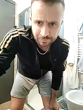 Snapshot of gilera250s chatting on 01-20-25, 08:18 gilera250s online show from 01-20-25, 08:18