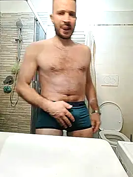 Snapshot of gilera250s chatting on 02-16-25, 12:30 gilera250s online show from 02-16-25, 12:30