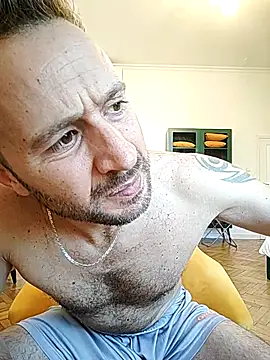 Snapshot of gilera250s chatting on 10-04-25, 01:09 gilera250s online show from 10-04-25, 01:09