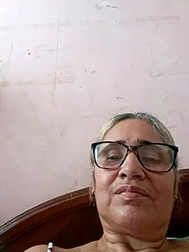  candi online show from 10-08-25, 03:20