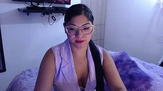 Snapshot of Prins_jazmin chatting on 06-01-26, 04:14 Prins jazmin online show from 06-01-26, 04:14