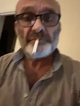 Snapshot of Shyboy817 chatting on 12-05-25, 02:31 Shyboy817 online show from 12-05-25, 02:31