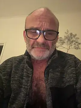 Snapshot of Shyboy817 chatting on 01-09-26, 03:53 Shyboy817 online show from 01-09-26, 03:53